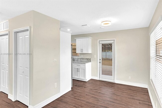 Building Photo - 20622 NW 23rd Ct