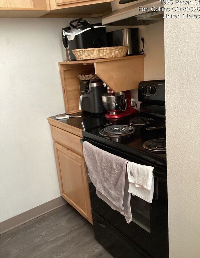 Building Photo - First two weeks free!!! Recently Upgraded 2 Bedroom Apt Near Horsetooth!
