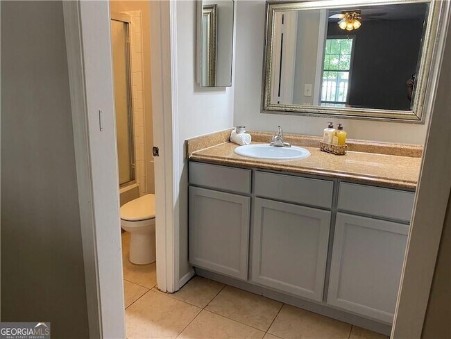 Building Photo - 1607 Augusta Dr