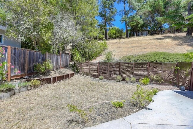 Building Photo - Charming San Mateo Home in a Quiet Countryside Neighborhood