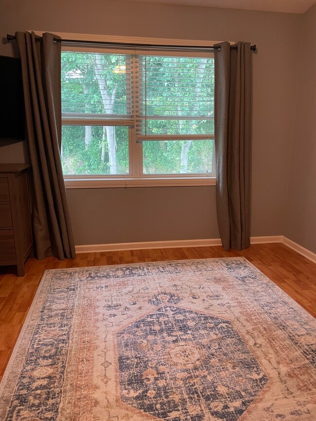 Building Photo - 74 Commodore Cmn