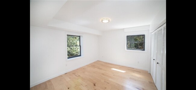 Building Photo - 414 Shorecrest Dr