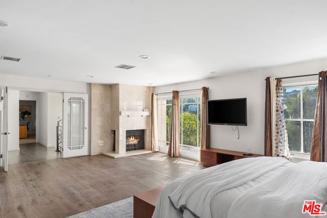 Building Photo - 3782 Berry Dr