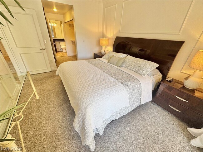 Building Photo - 260 E Flamingo Rd