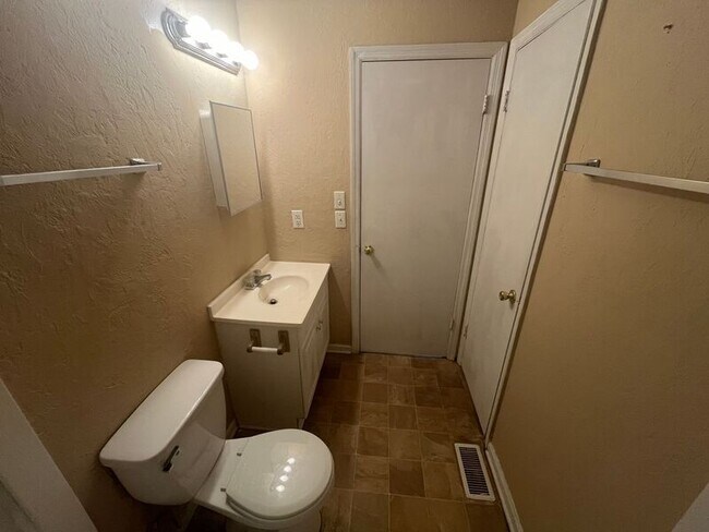 Building Photo - 716 Marley Way