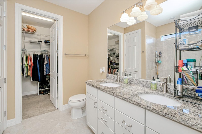 Building Photo - 2600 Sherman Oak Dr