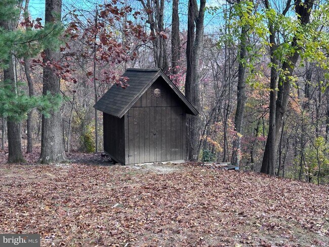 Building Photo - 132 Pinecrest Ln