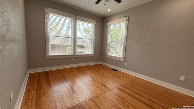 Building Photo - 107 Willim St