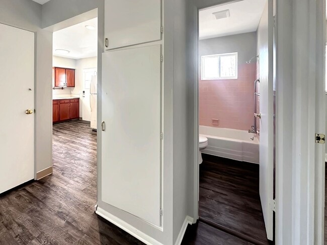 Building Photo - 23 Ridgewood St