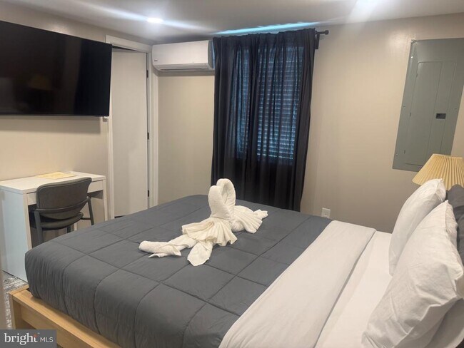 Building Photo - 8315 Navahoe Dr
