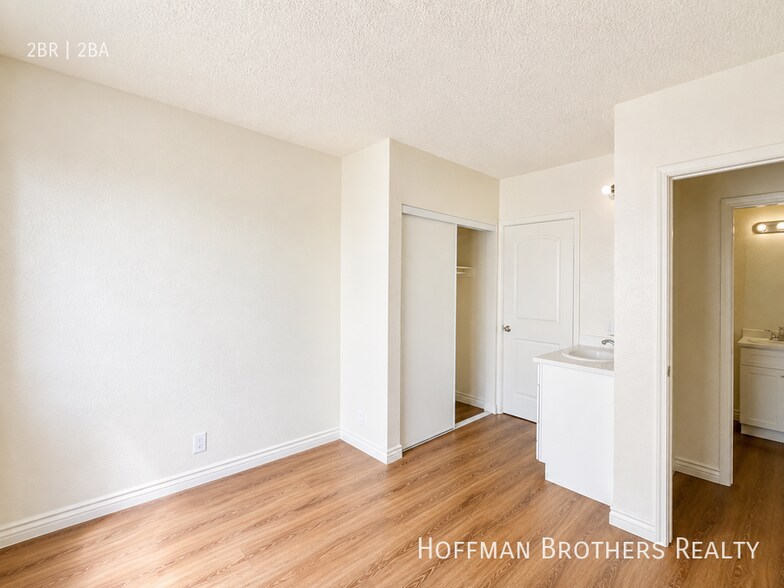 Building Photo - 15552 Nordhoff St