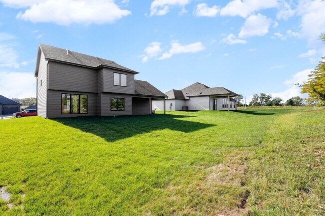 Building Photo - 5663 Ralph Dobbs Way