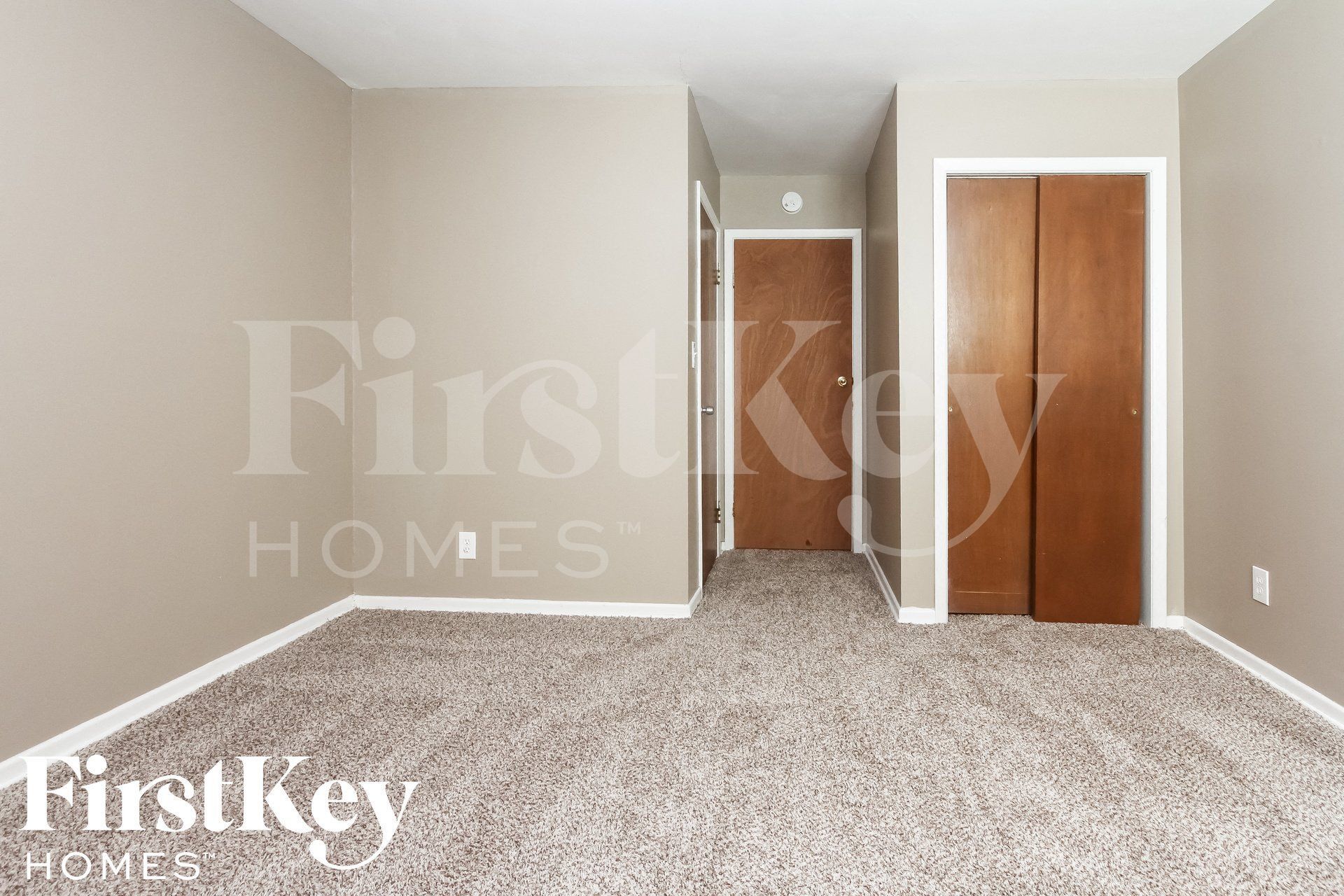 Building Photo - 2414 E Dudley Ave