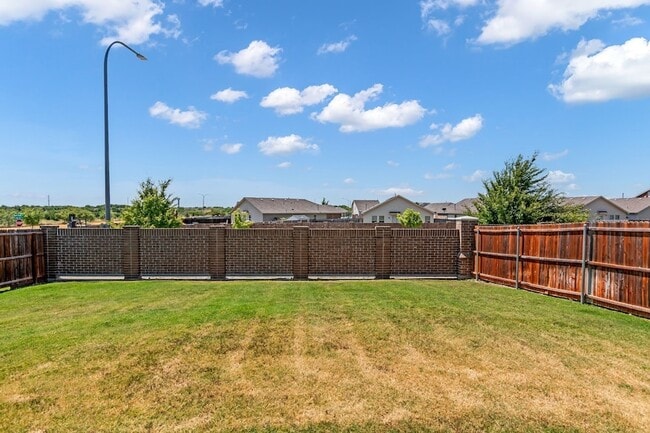 Building Photo - 209 Wishbone Ln