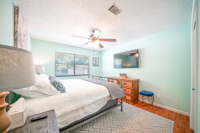 Building Photo - 125 Carl Dr