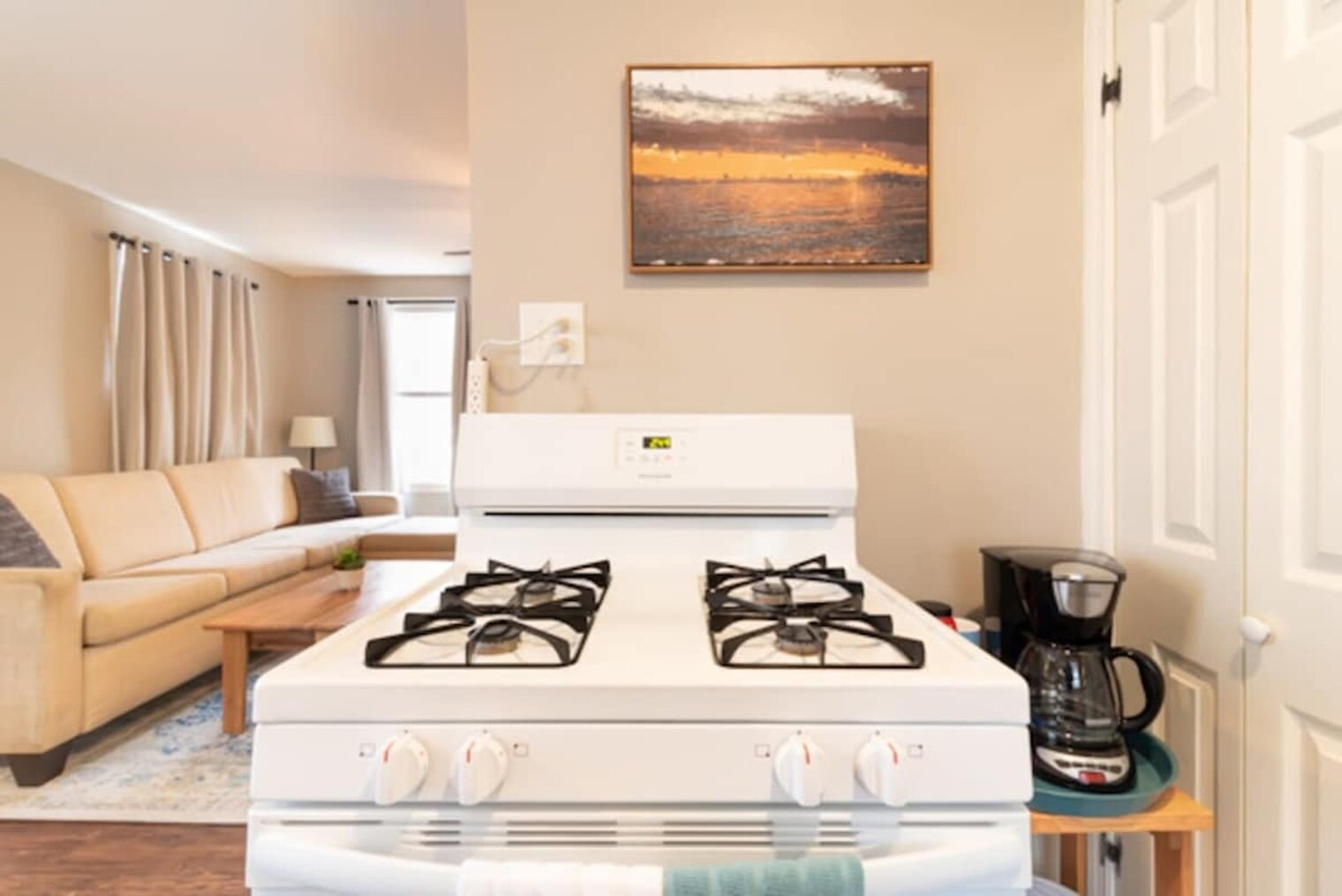 Building Photo - 3912 Crestview Dr