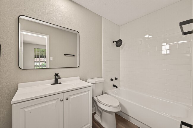 Building Photo - 3703 Tiffany Dr