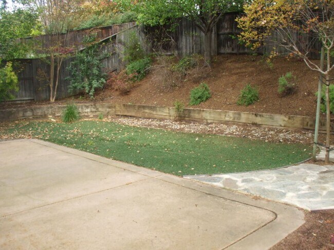 Building Photo - Swan Lake - Gated in Granite Bay