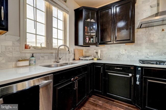 Building Photo - 23697 Sailfish Square