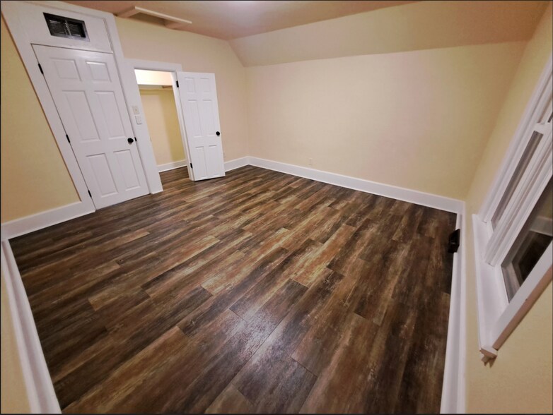 Bedroom #4 - 204 Edna St