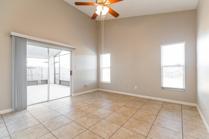 Building Photo - 11831 Cranbourne Dr