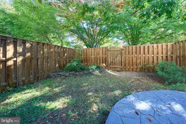 Building Photo - 685 Springhouse Square SE