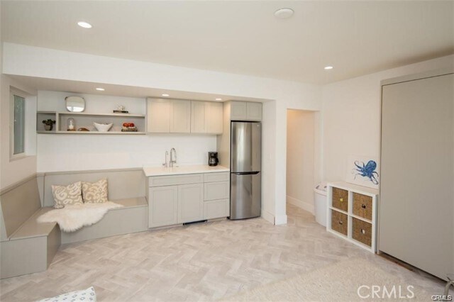 Building Photo - 2324 S Coast Hwy