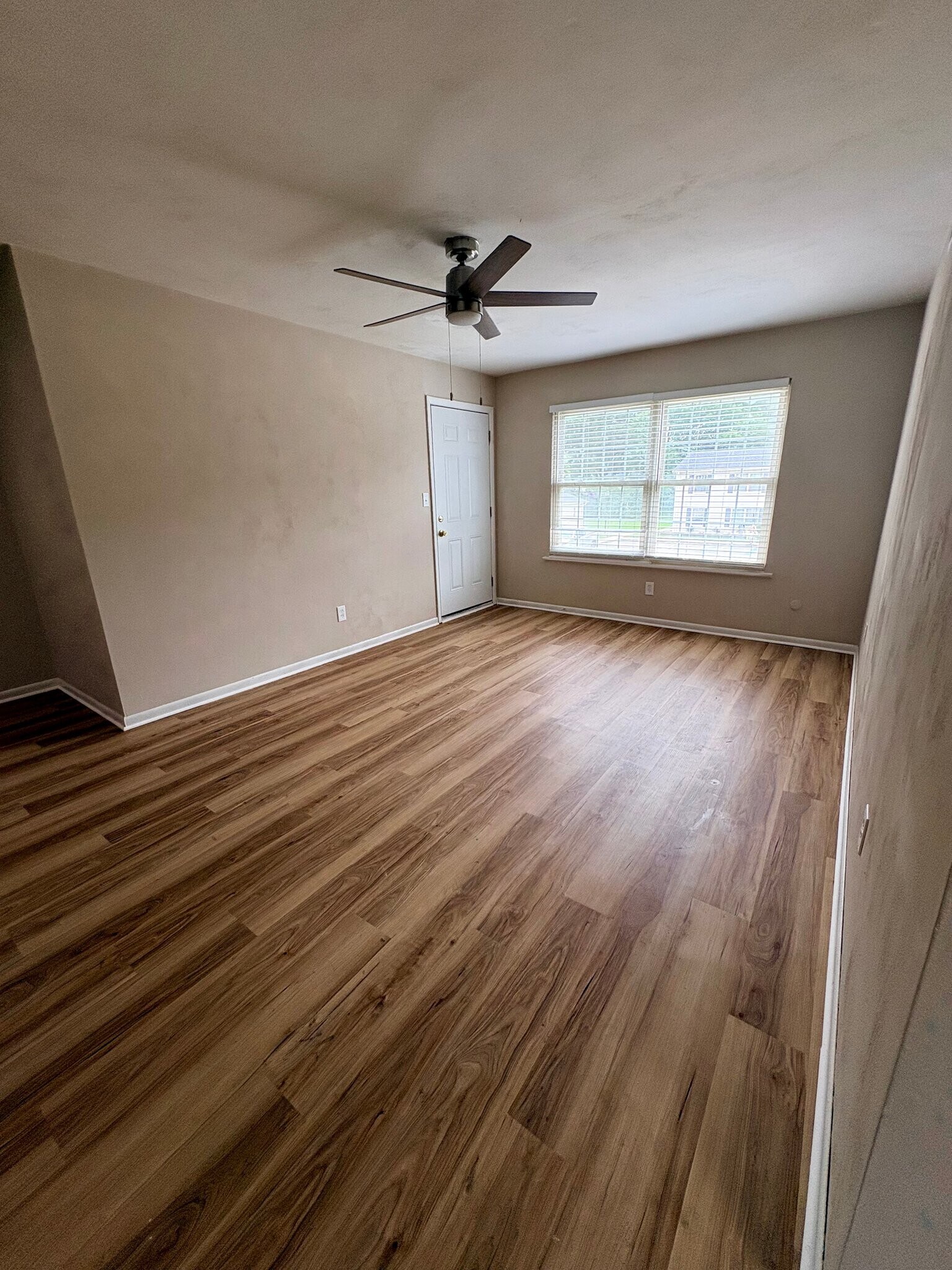 Building Photo - 200 Kilby Shores Dr