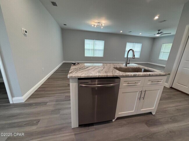 Building Photo - 2936 Hall Ave
