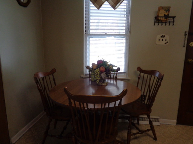 Kitchen seating area - 11629 W Watertown Plank Rd