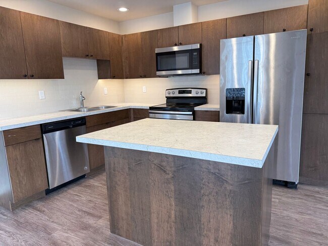 Building Photo - 7415 Saddlebrook Lp