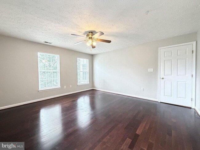 Building Photo - Beautiful 2BR/2BA Condo in Piney Orchard.