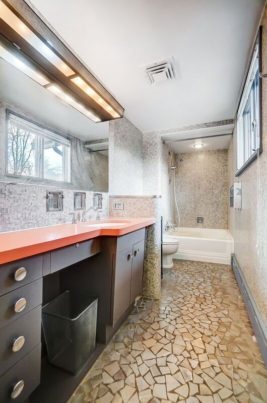 Building Photo - 2881 Observatory Ave