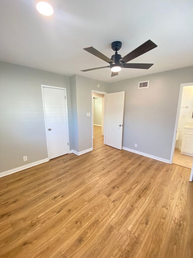 Building Photo - Updated 3 Bedroom Cypress House w/ 2 Car G...