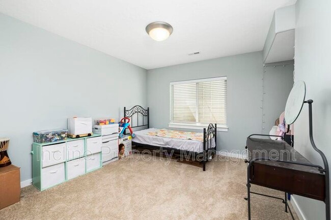 Building Photo - 4438 E Hurstbourne Dr