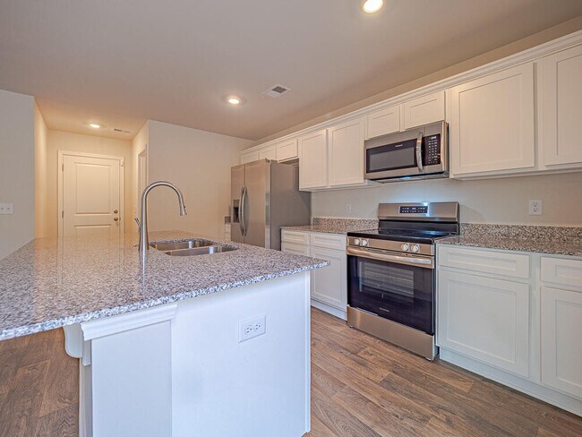 Building Photo - 1830 Lacebark Dr