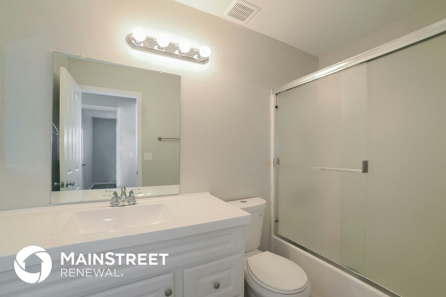 Building Photo - 8505 W Windsor Ave