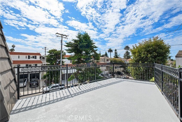 Building Photo - 803 Calle Puente