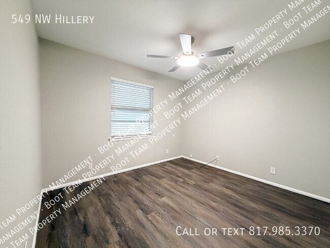 Building Photo - 549 NW Hillery St