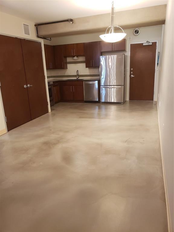 Open concept, 1 bedroom floor plan - 800 Brazos St