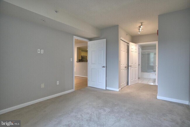 Building Photo - 2726 Gallows Rd
