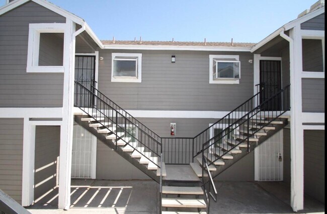 Building Photo - 921 Snug Harbor St