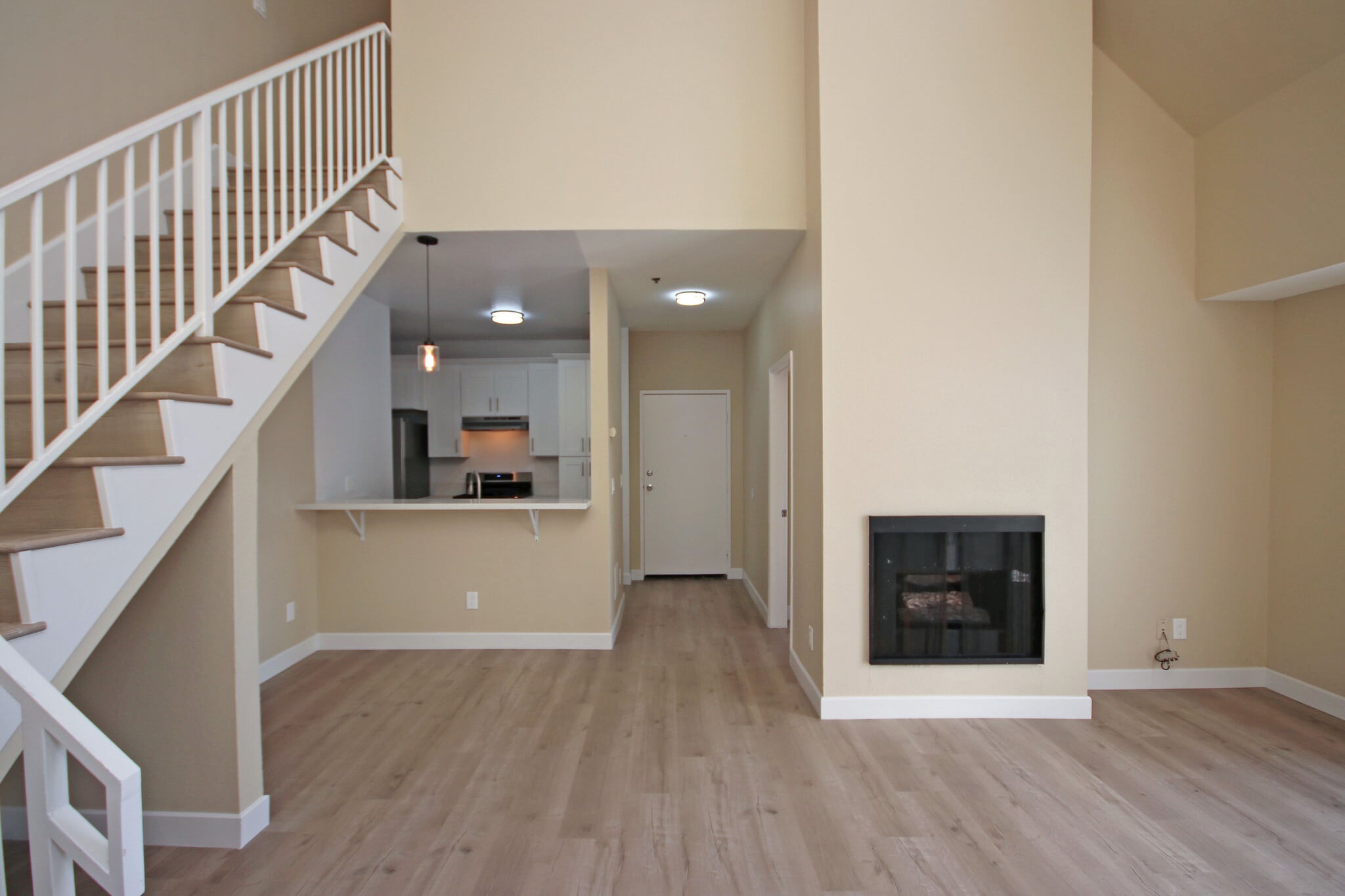 Building Photo - 156 S Oak Knoll Ave