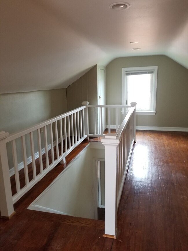 Building Photo - House East of Waynesboro