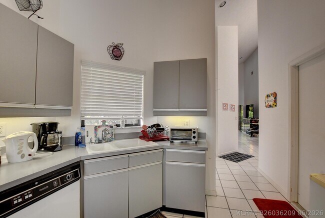 Building Photo - 22667 Meridiana Dr