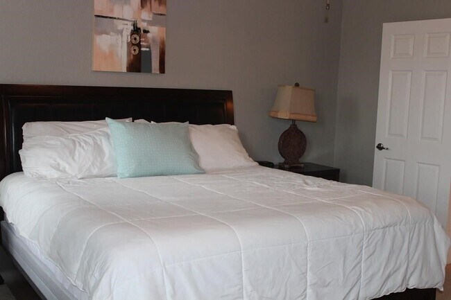 Building Photo - 111 S Rocky Point Cir