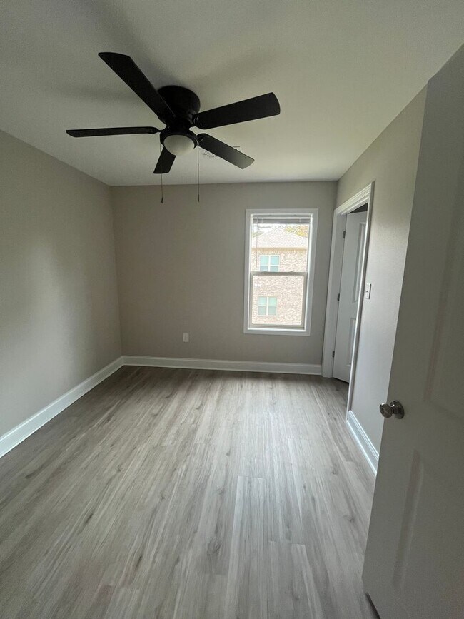 Building Photo - 815/817 Ellis St