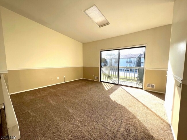 Building Photo - 1308 Spruce Hills Dr