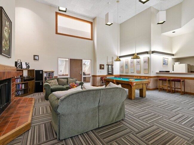 Building Photo - Unique fully furnished one bedroom condo i...