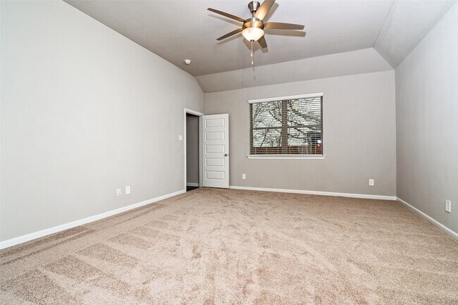Building Photo - 5239 Amistad Dr